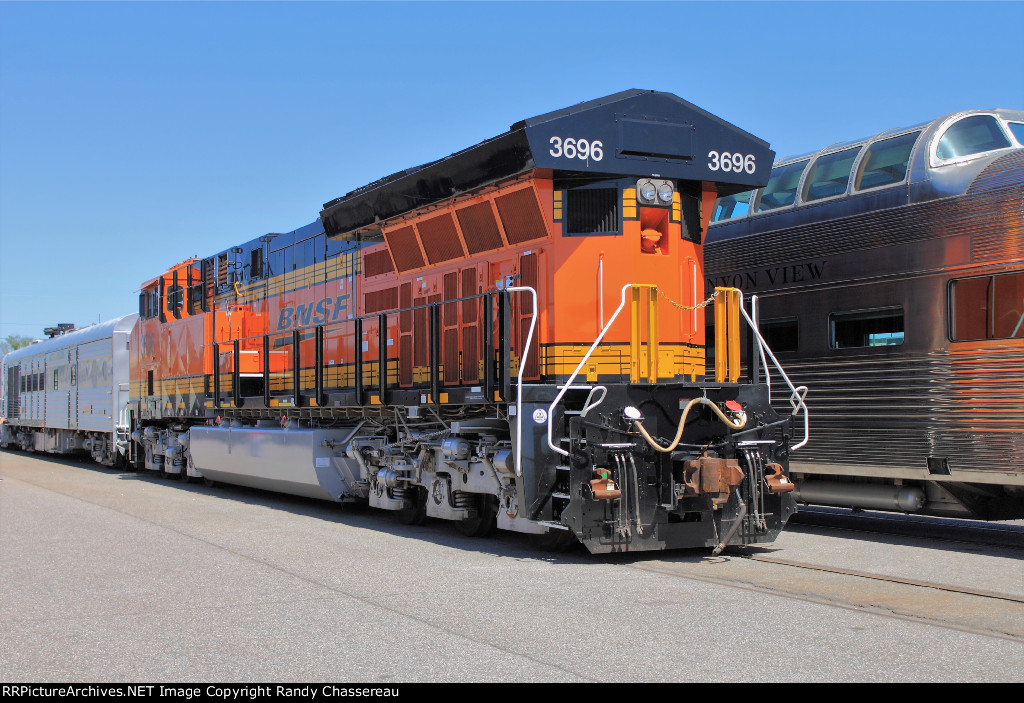 BNSF 3696